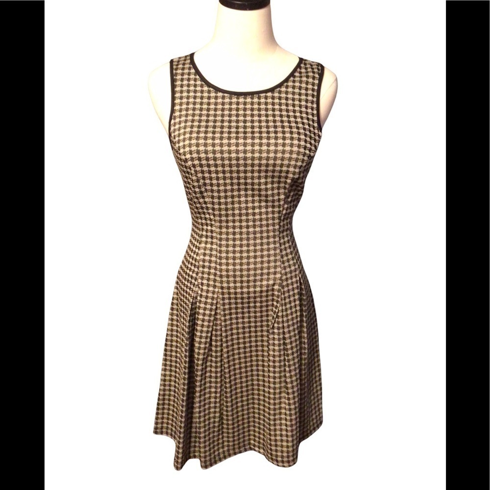 .NWT Max Studio Hounds Tooth Stretch Sleeveless Dress Size Small